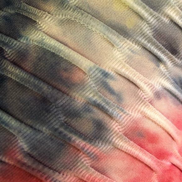 NWT Tie-Dye High-Waisted Elastic Biker Shorts - Picture 3 of 6